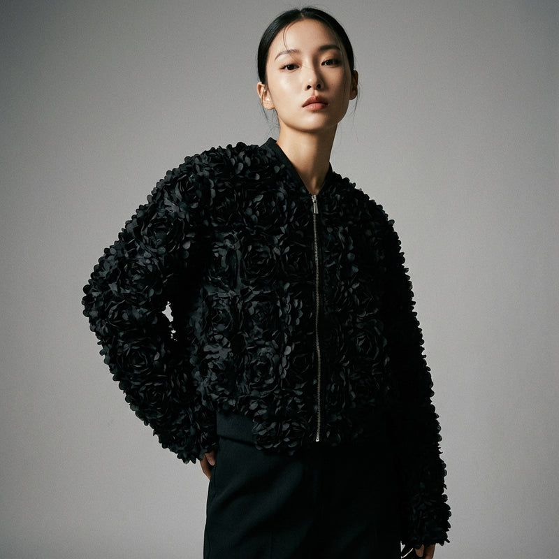 Veste Florale Noire Coréenne pour femme, blouson léger à motifs floraux. Idéal streetwear et mode K-pop. - Taille S