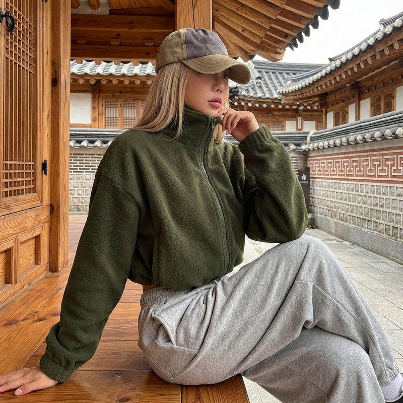 Veste courte zippée femme Coréenne vert kaki. Mode streetwear décontractée Koreanxwear.