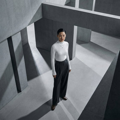 Pull coréen femme col montant à volants en maille, couleur noir, abricot, vert olive ou blanc.